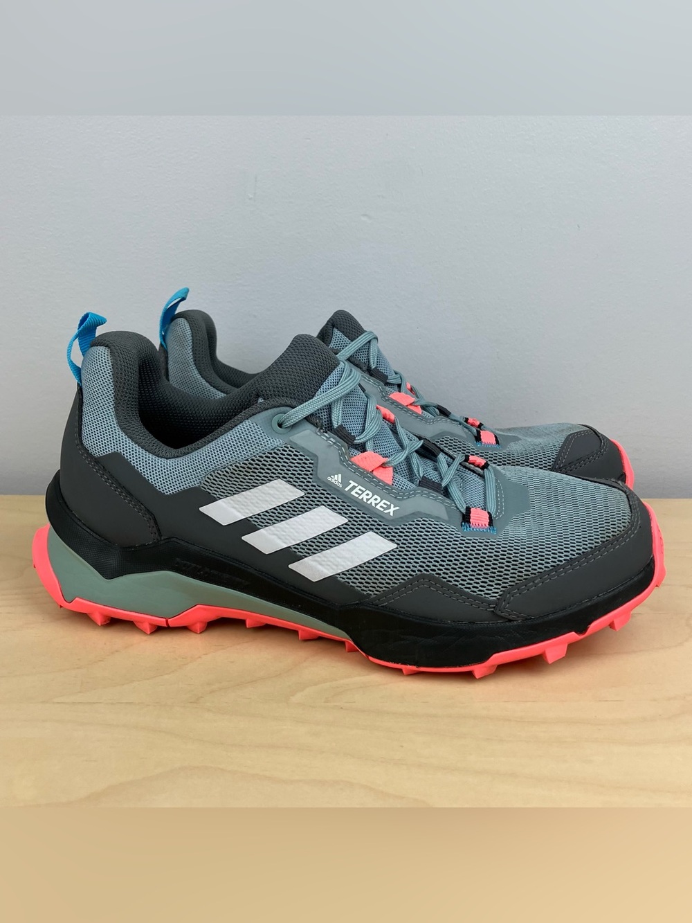 Adidas Women’s Size 9.0 Terrex AX4 Low Top Athletic Hiking Trail Shoes Gray